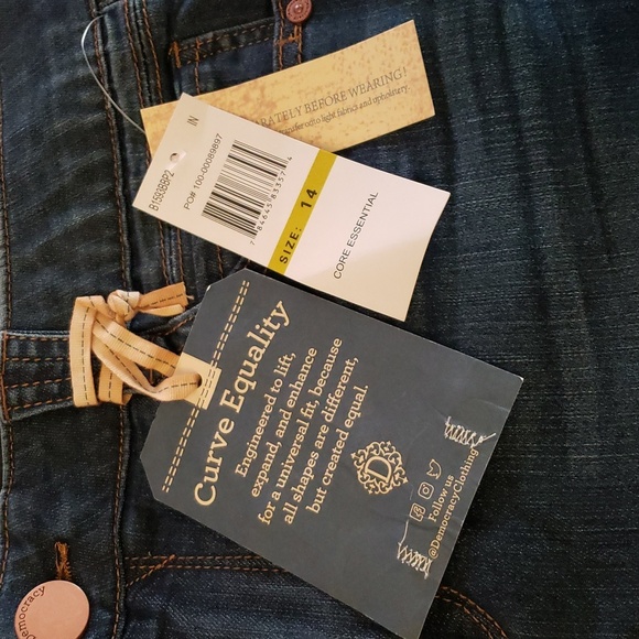 Democracy "Ab"solution® Cuffed Indigo Ankle Skimmer Jean in Indigo Size 14 - Picture 5 of 10